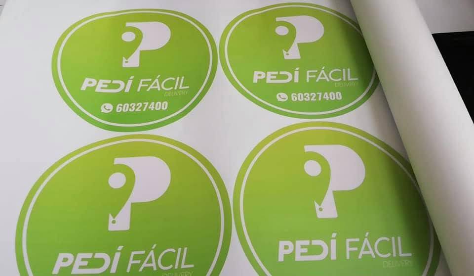 Etiquetas adhesivas circulares PEDI FÁCIL impresas