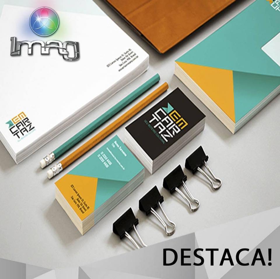 Papelería completa: tarjetas, lápices, clips, sobres
