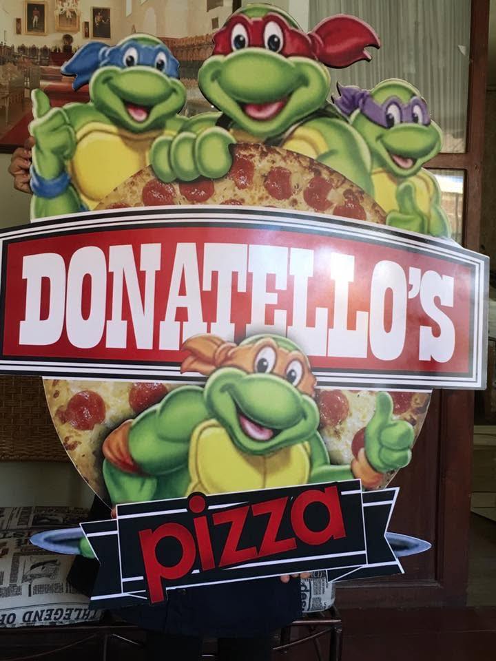 Letrero Donatello's Pizza con Tortugas Ninja