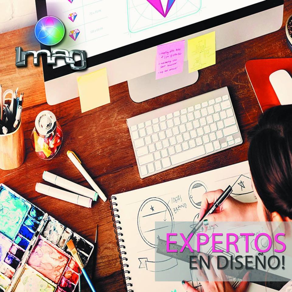 Folletos doblados con logotipos de empresas