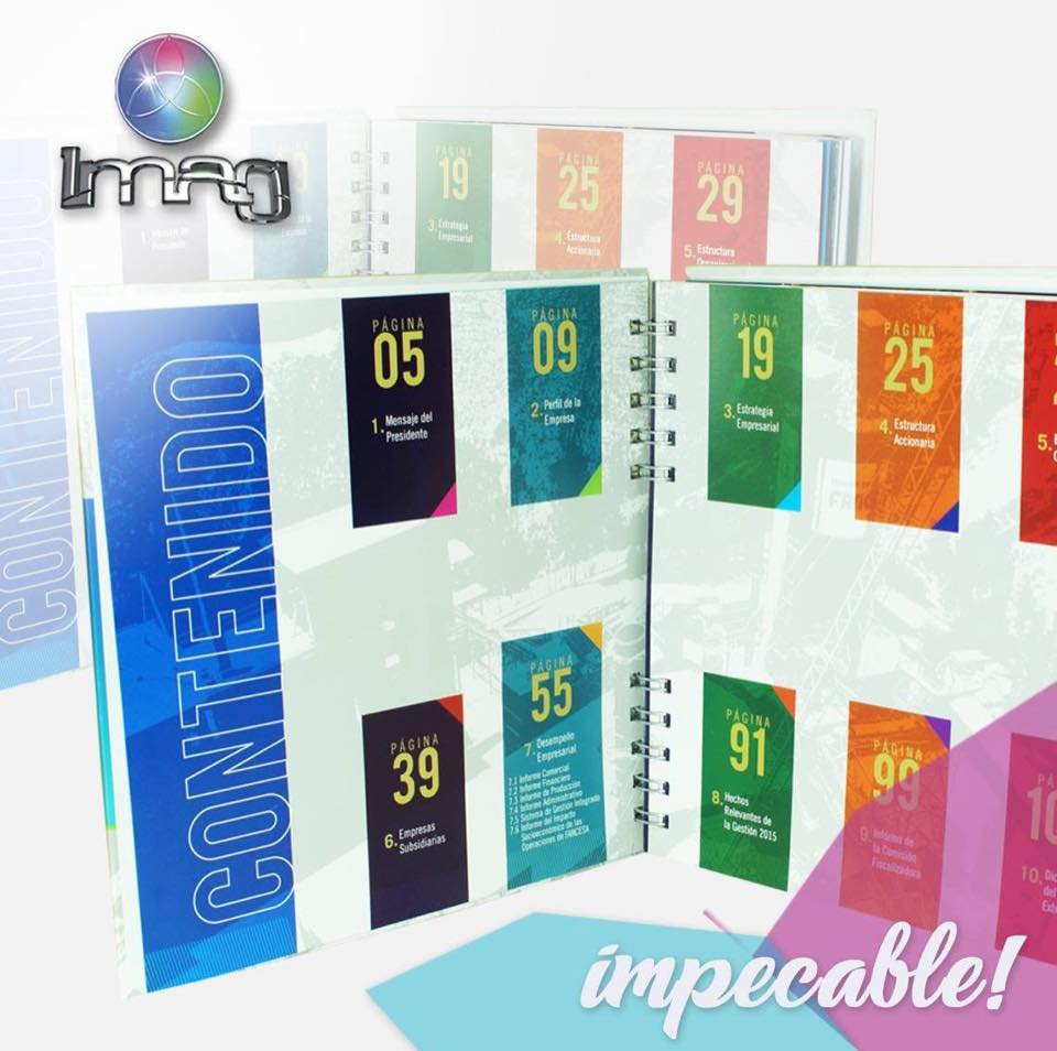 Catálogo abierto con páginas interiores de colores variados